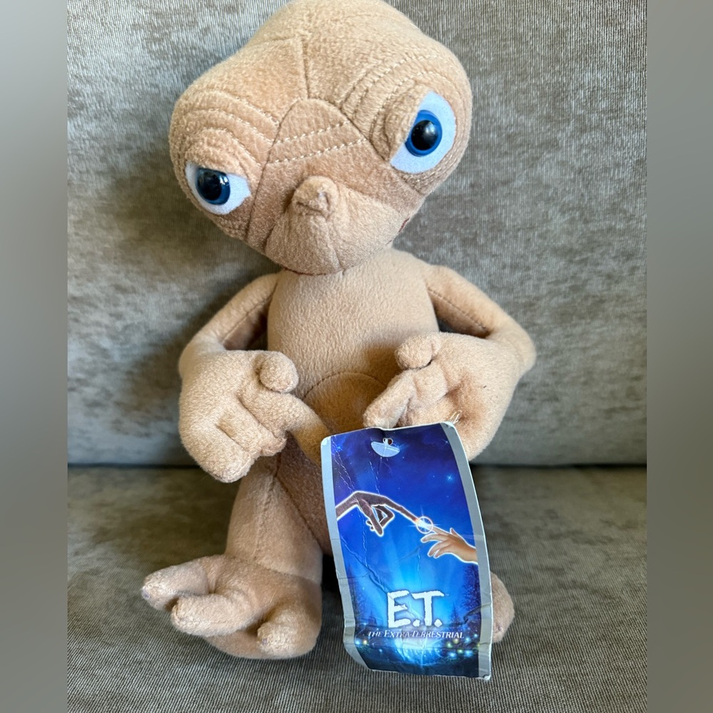E.T. Toy Factory (From the Movie E.T.) Plush Stuffed Animal 8” NWT